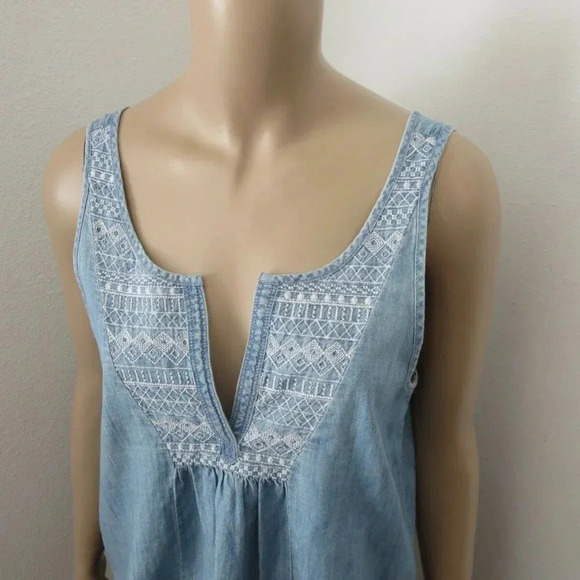 Hollister Size Small V-Neck Chambray Tank - Picture 4 of 7